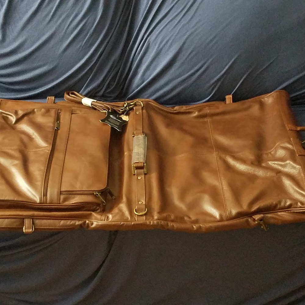 Three-Suit Garment Bag